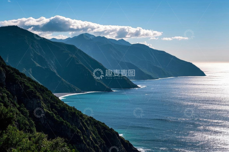 高清大图下载【趣麦麦图】山与海相接的自然风光