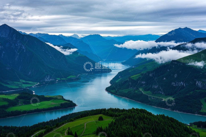 高清大图下载【趣麦麦图】阿尔卑斯山水域自然风光