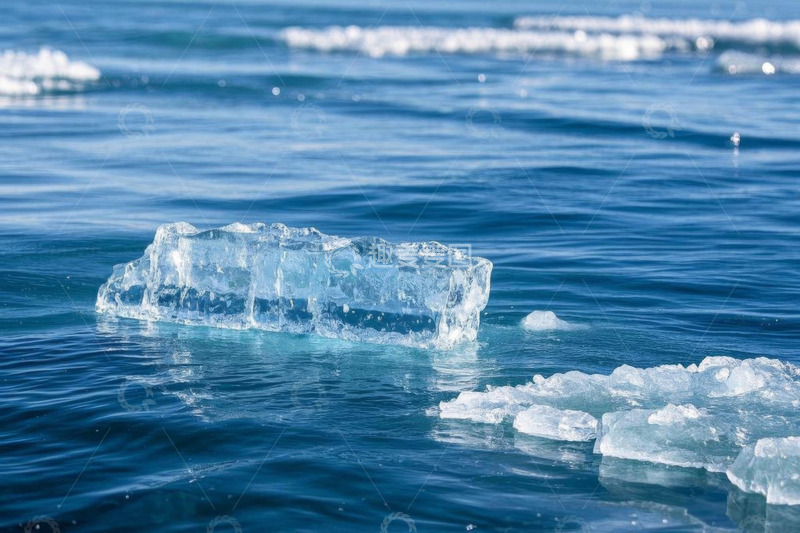 高清大图下载【趣麦麦图】海面上漂浮的透明冰块