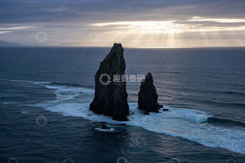 高清大图下载【趣麦麦图】海上岩石自然风光