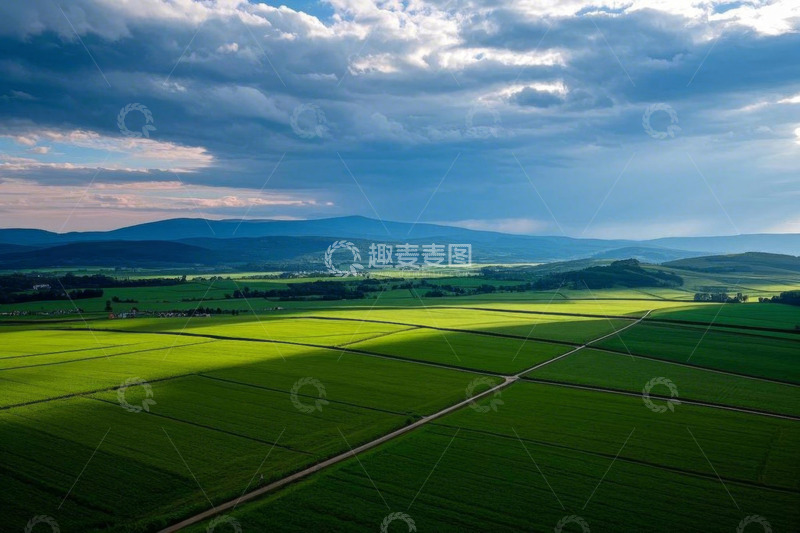 高清大图下载【趣麦麦图】航拍广袤绿色农田与远山