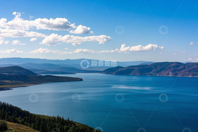 高清大图下载【趣麦麦图】湖泊山脉蓝天白云风景