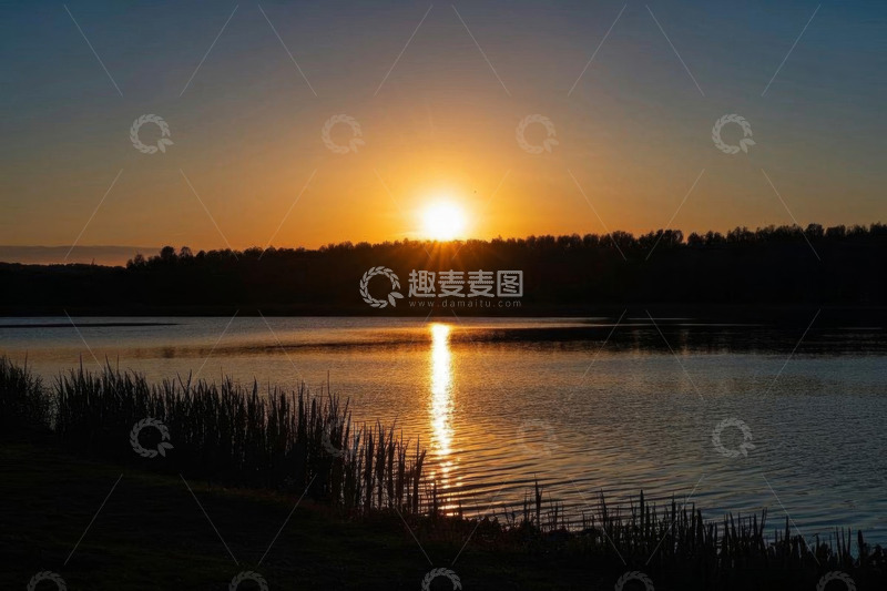 高清大图下载【趣麦麦图】湖边日落自然景观