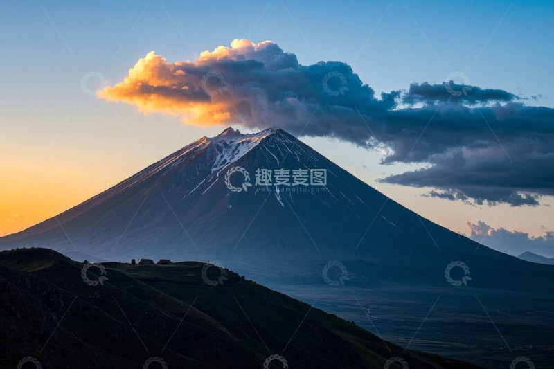 高清大图下载【趣麦麦图】雪山与天空的自然景观