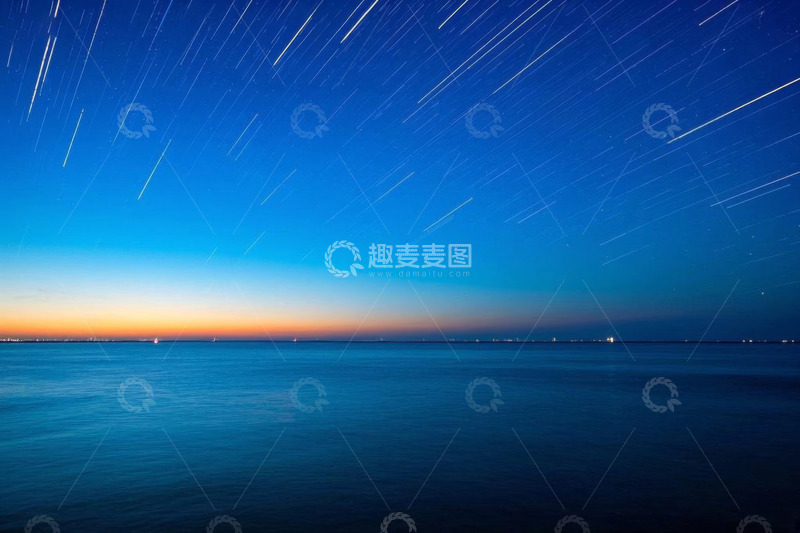 高清大图下载【趣麦麦图】海边星轨夜空自然景观
