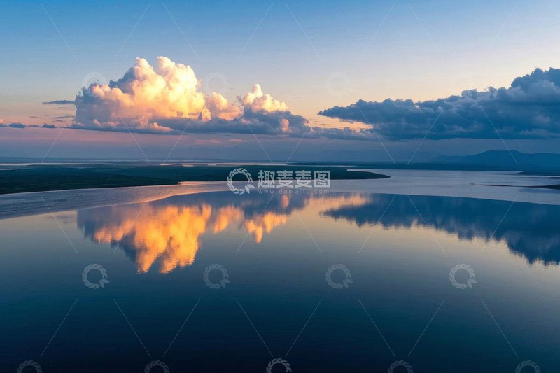 高清大图下载【趣麦麦图】水面倒映天空云彩风景