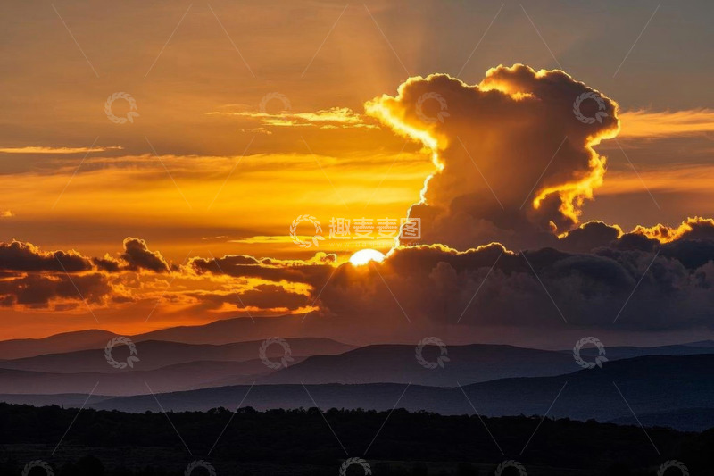 高清大图下载【趣麦麦图】夕阳下的云海与远山景观