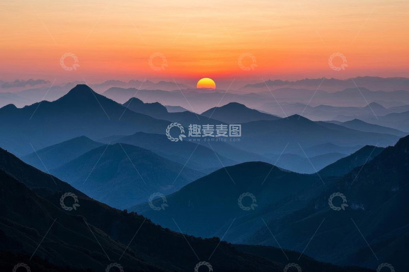 高清大图下载【趣麦麦图】群山之上日出景观