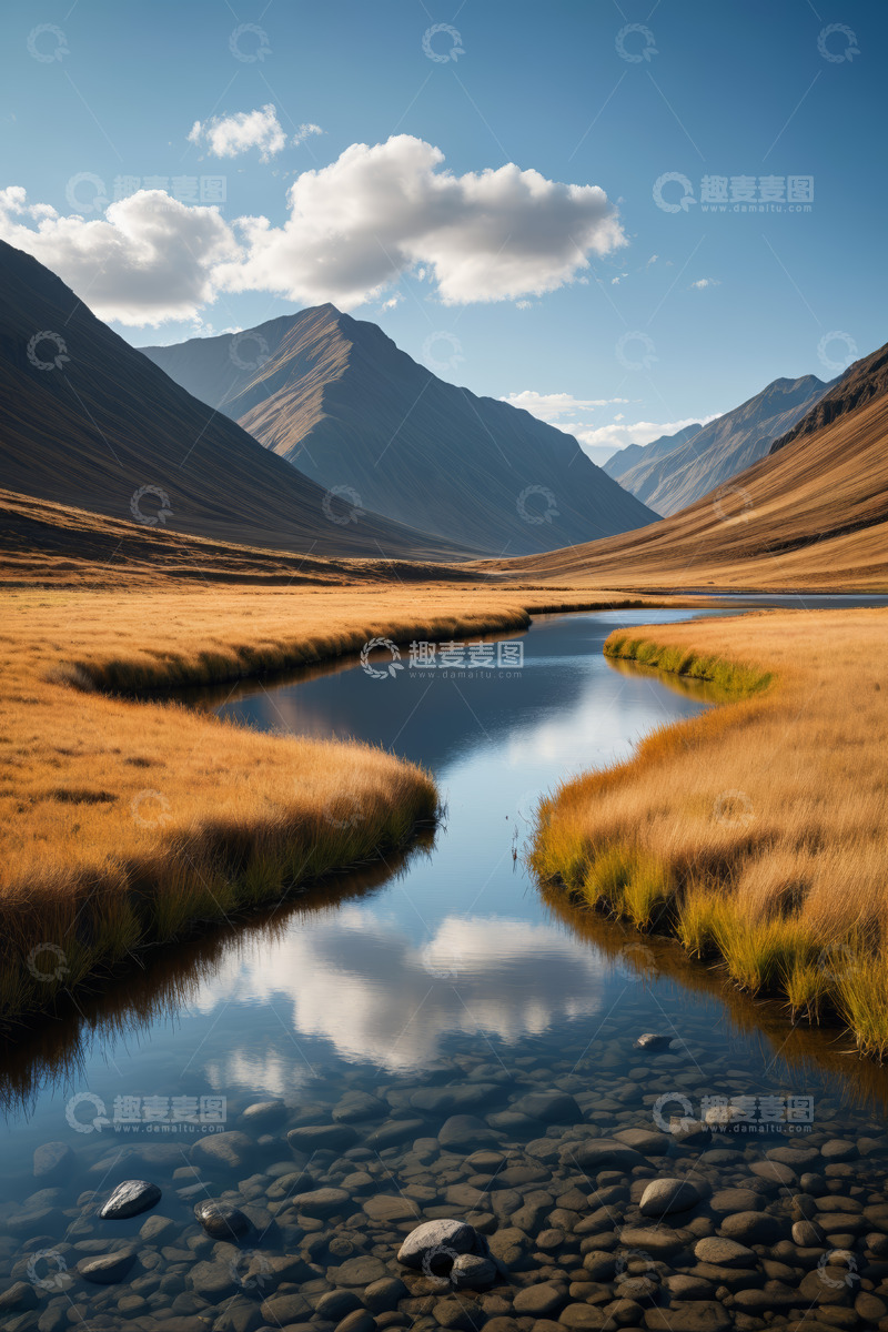 高清大图下载【趣麦麦图】山谷间河流与草地自然风光