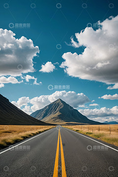 旷野公路与远山蓝天白云景观