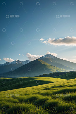 草原与远山自然风光