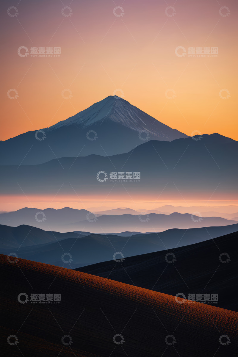 高清大图下载【趣麦麦图】夕阳下连绵山脉与远山景观