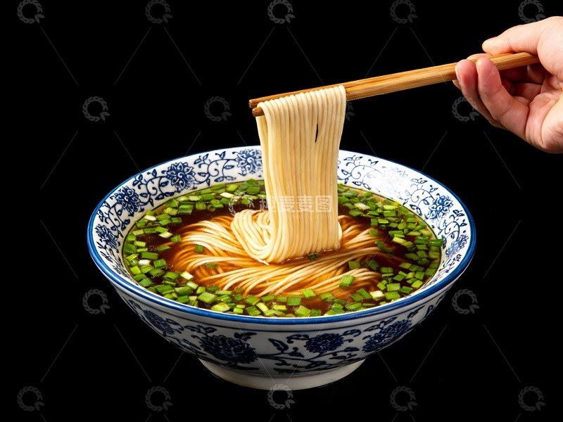 高清大图下载【趣麦麦图】一碗阳春面面条举起