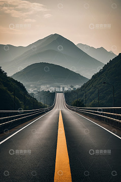 远山前空旷道路风景