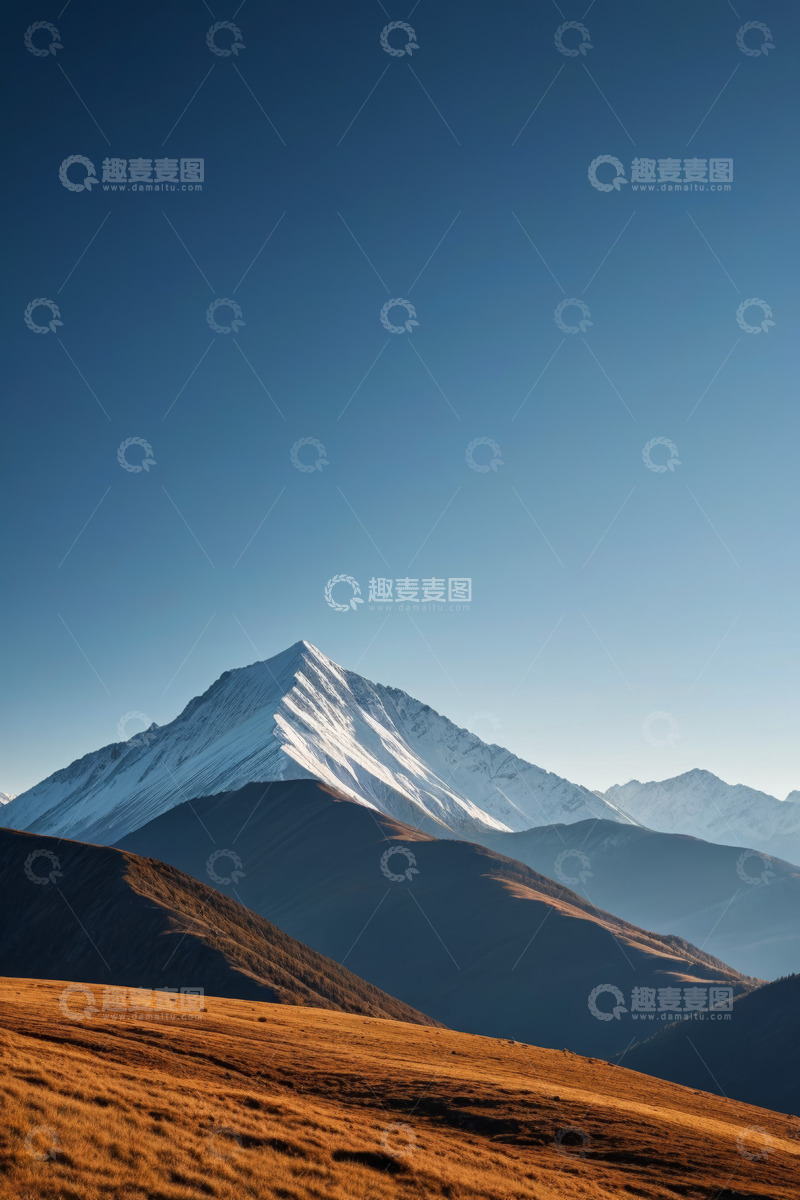 高清大图下载【趣麦麦图】雪山与草甸自然风光