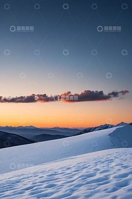 雪山日出自然风光
