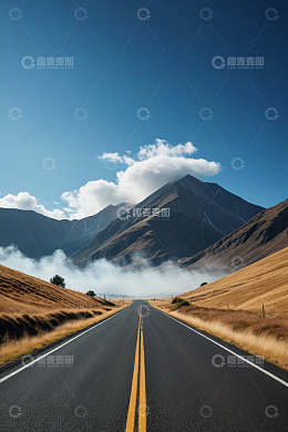 山间公路与壮丽山脉风景