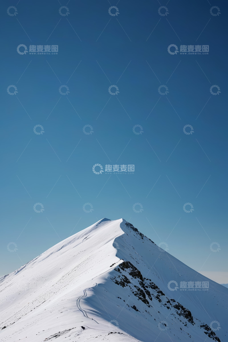 高清大图下载【趣麦麦图】蓝天之下的雪山风景