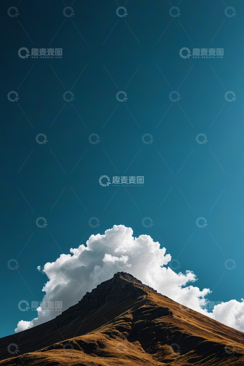 高清大图下载【趣麦麦图】蓝天之下的山景与白云