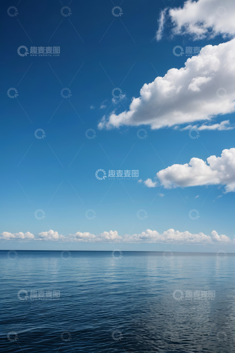 高清大图下载【趣麦麦图】蓝天白云下的平静海面