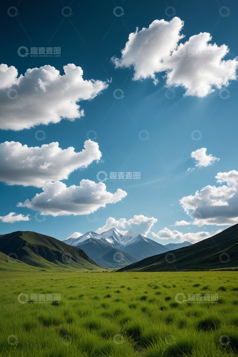 高清大图下载【趣麦麦图】蓝天白云下的草原与雪山风光