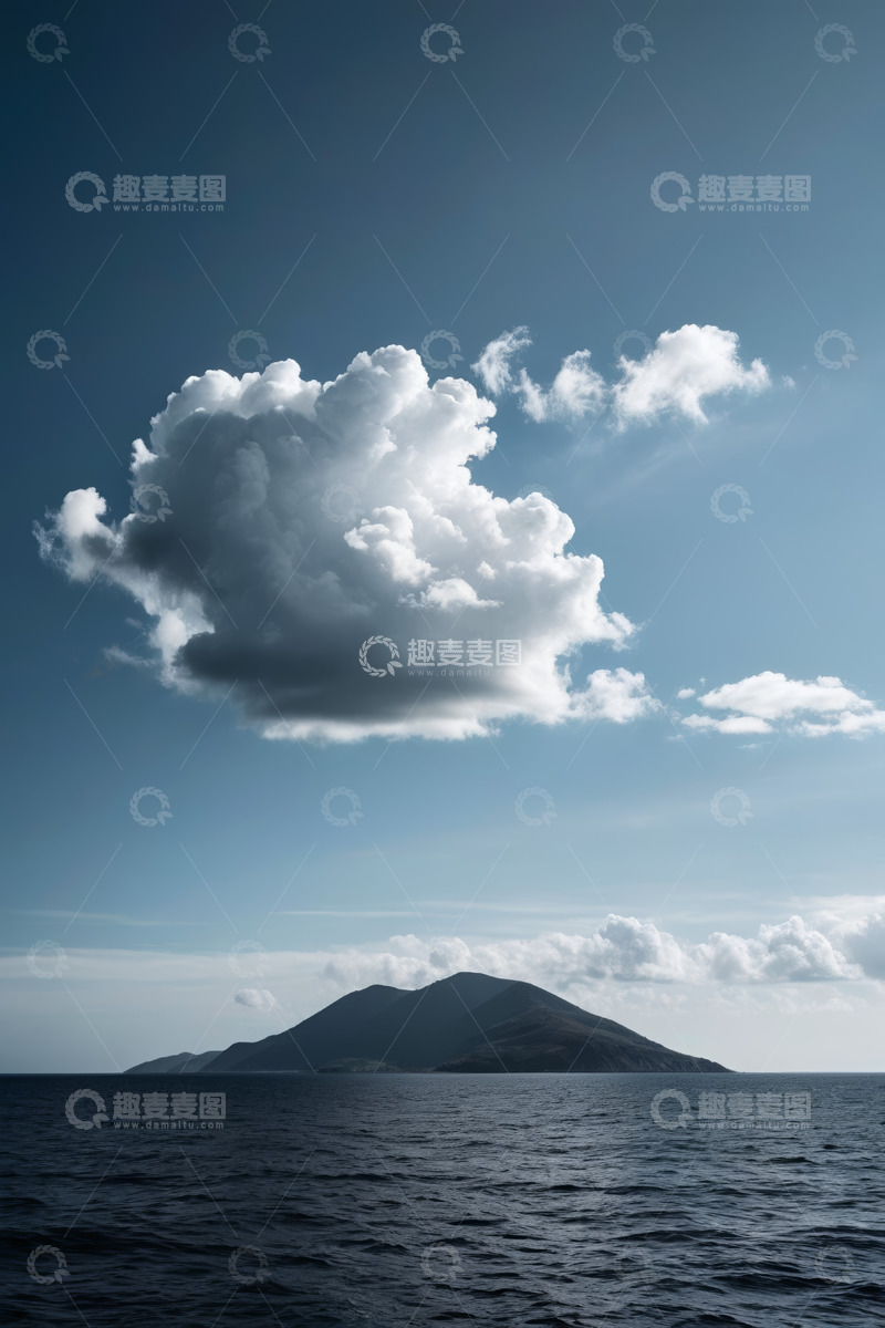 高清大图下载【趣麦麦图】海上孤山与天空云朵景观