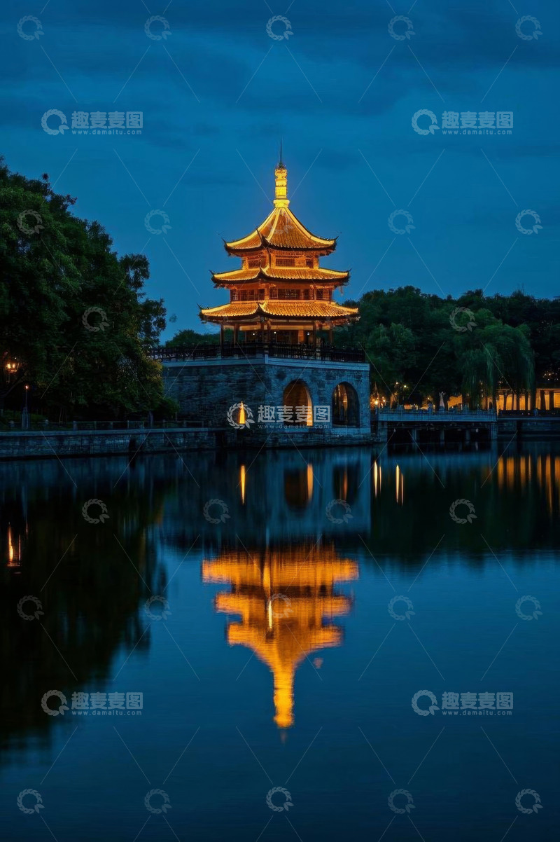 高清大图下载【趣麦麦图】湖边古建筑夜景倒影