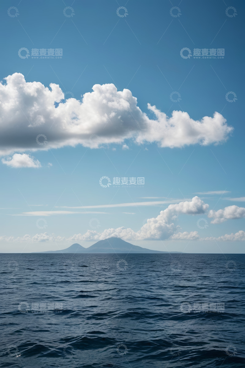 高清大图下载【趣麦麦图】蓝天白云下的海洋与远山景观