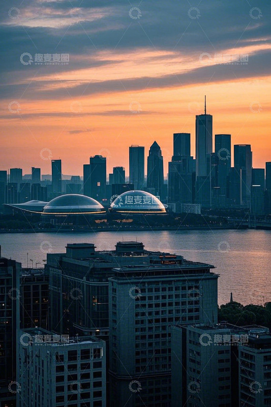 城市黄昏江畔高楼景观