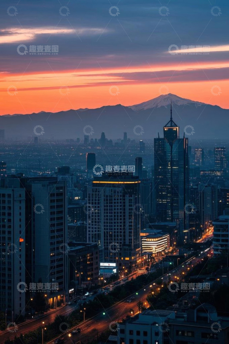 高清大图下载【趣麦麦图】城市高楼与远山日落景观