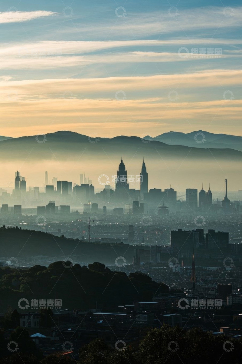 高清大图下载【趣麦麦图】城市天际线与远山晨景