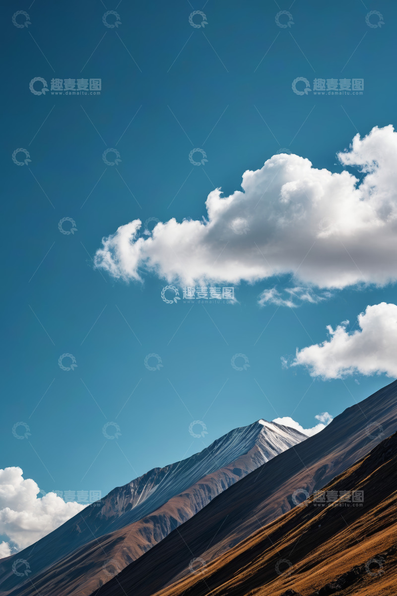 高清大图下载【趣麦麦图】蓝天白云下的连绵山脉