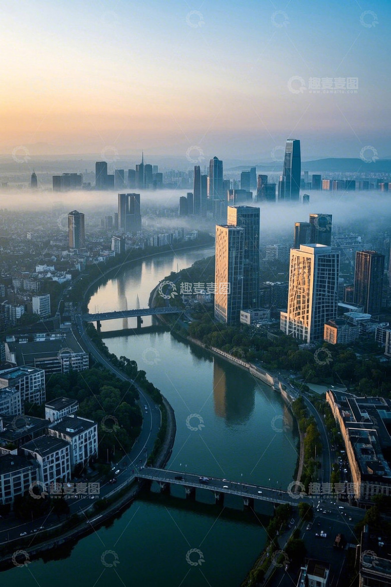 城市河畔高楼晨景