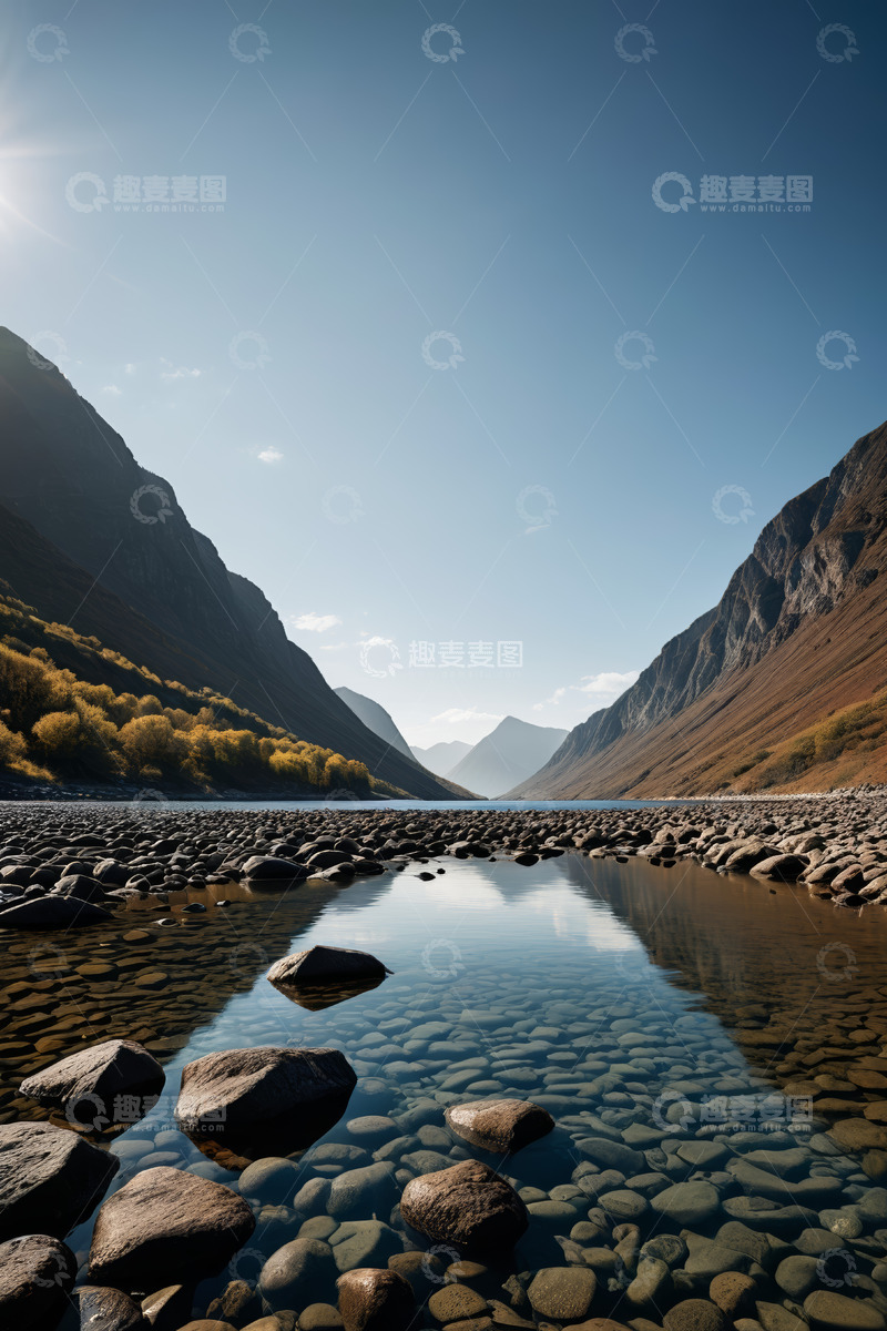 高清大图下载【趣麦麦图】山谷间清澈水域与岩石景观