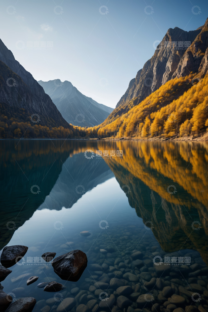 高清大图下载【趣麦麦图】山间湖泊秋色倒影