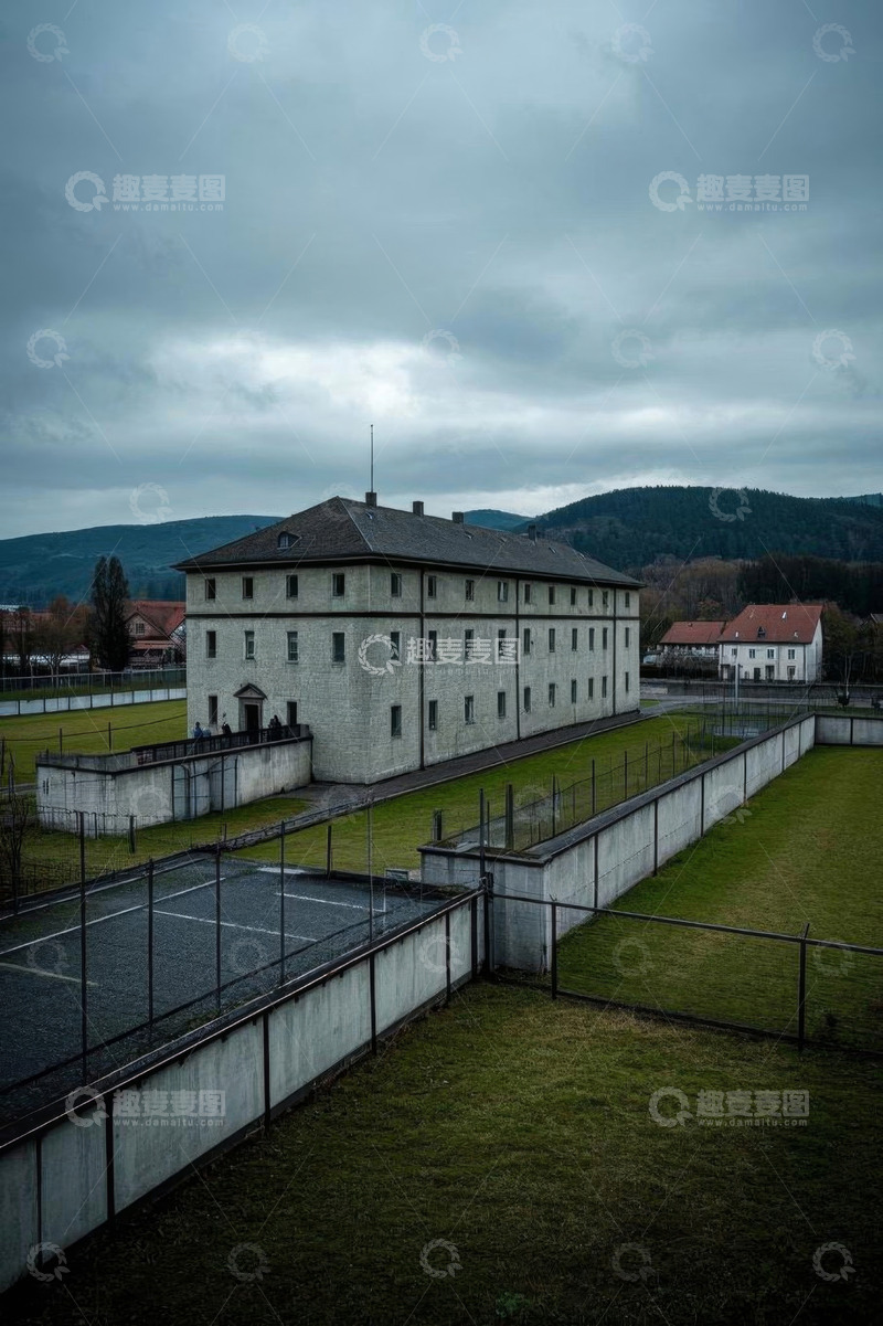 高清大图下载【趣麦麦图】欧洲户外灰色建筑与围栏景观