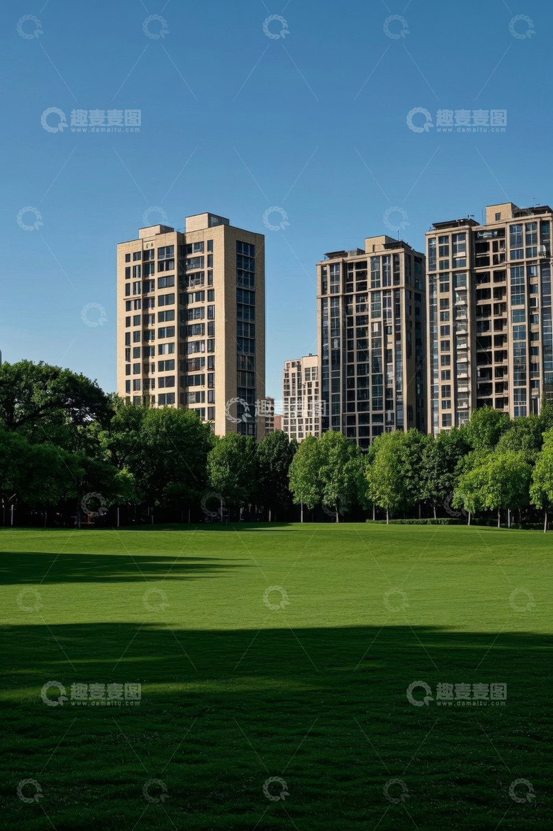 高清大图下载【趣麦麦图】绿地旁的高层住宅楼