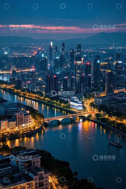 城市河畔夜景俯瞰