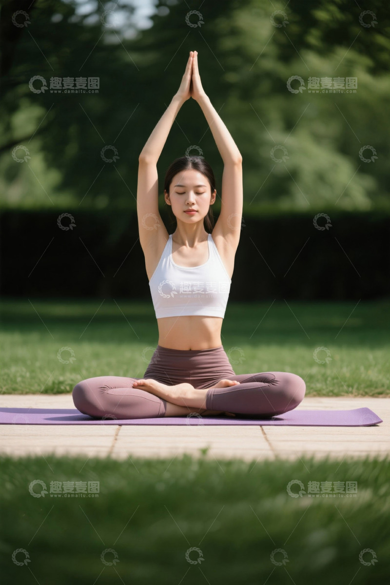 高清大图下载【趣麦麦图】户外女子做瑜伽冥想