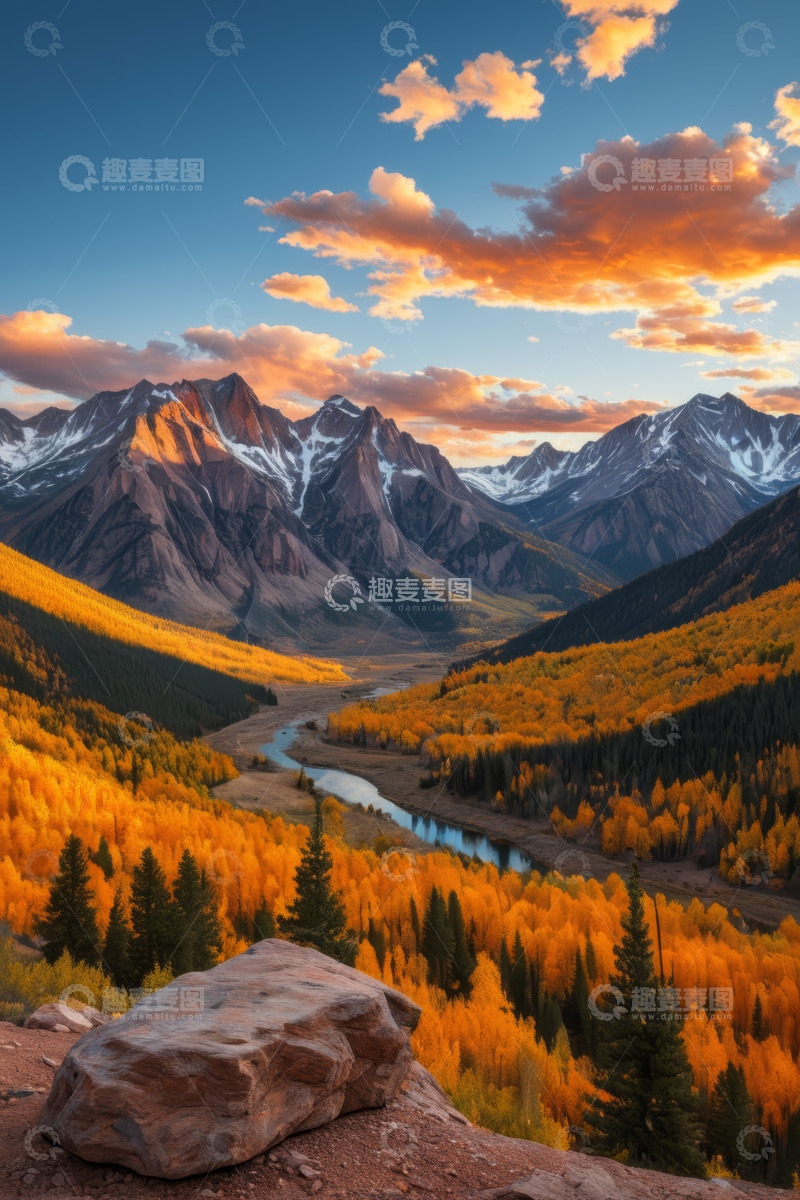 高清大图下载【趣麦麦图】秋日山谷间雪山森林风光