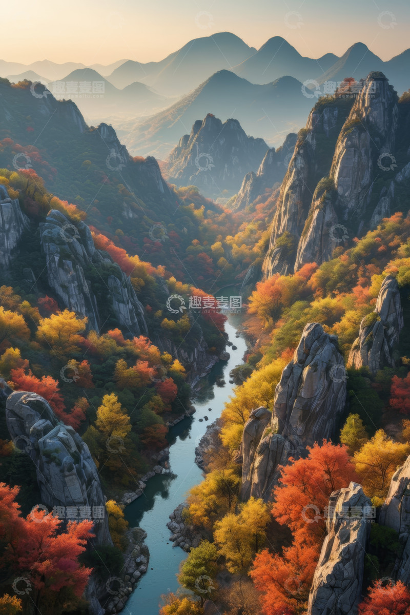 高清大图下载【趣麦麦图】秋日山谷河流与多彩山林景观
