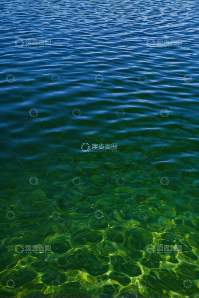 高清大图下载【趣麦麦图】清澈蓝色水面与水底景象