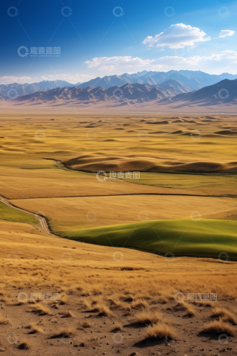 高清大图下载【趣麦麦图】广袤草原与远处山脉景观