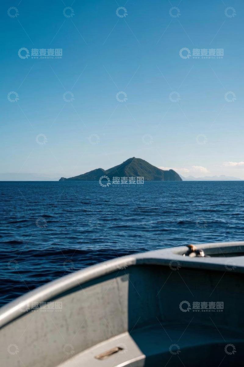 高清大图下载【趣麦麦图】海上乘船远望岛屿风光