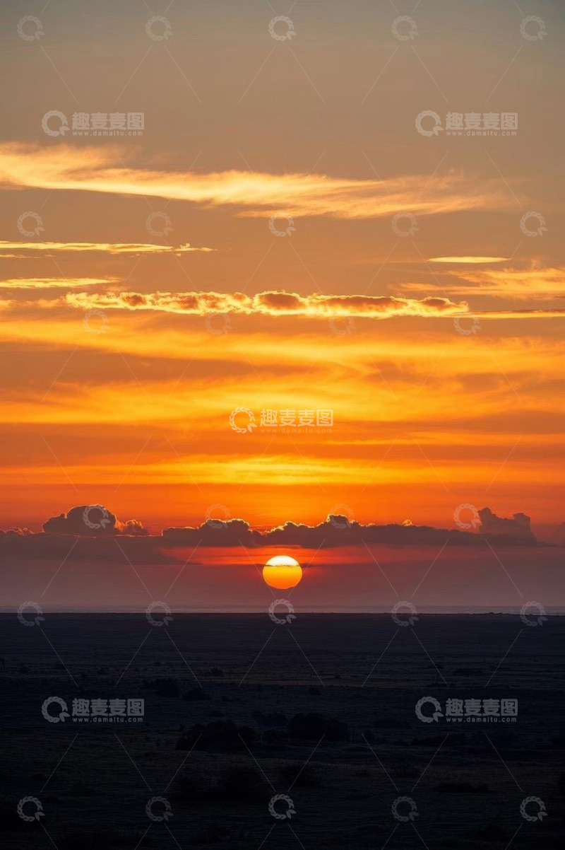 高清大图下载【趣麦麦图】地平线上的落日与霞光