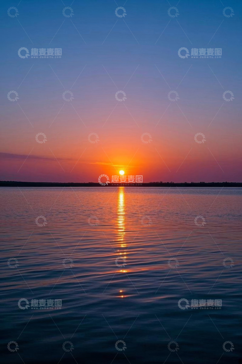 高清大图下载【趣麦麦图】湖面日落自然风光