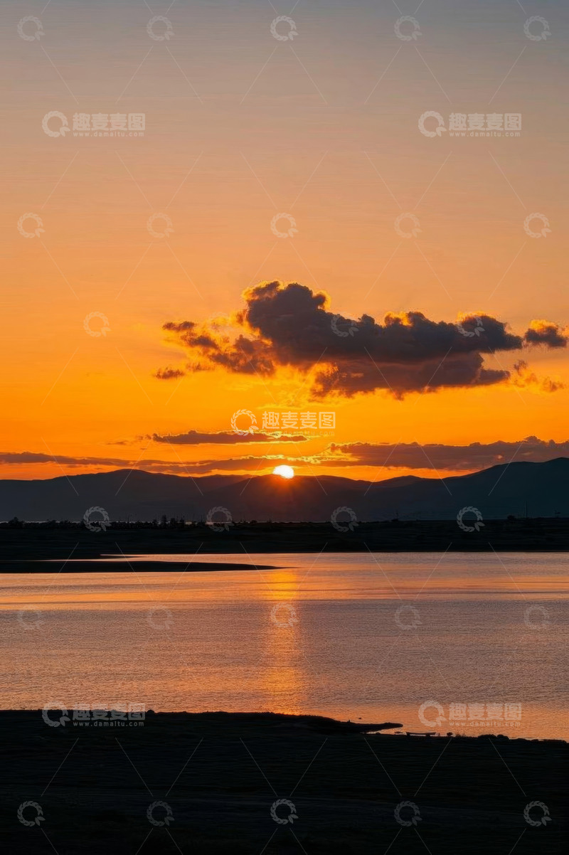 高清大图下载【趣麦麦图】湖面日落自然风光