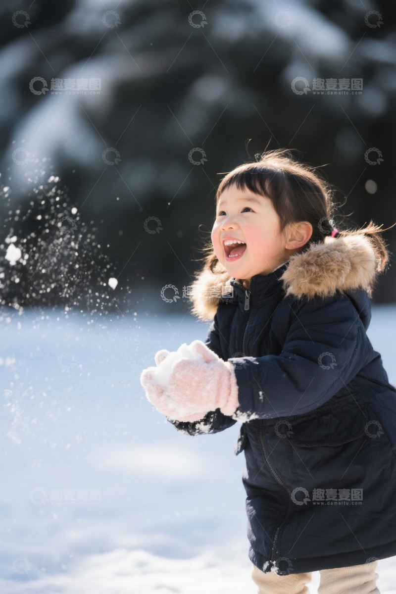 高清大图下载【趣麦麦图】快乐的小女孩堆雪人玩雪