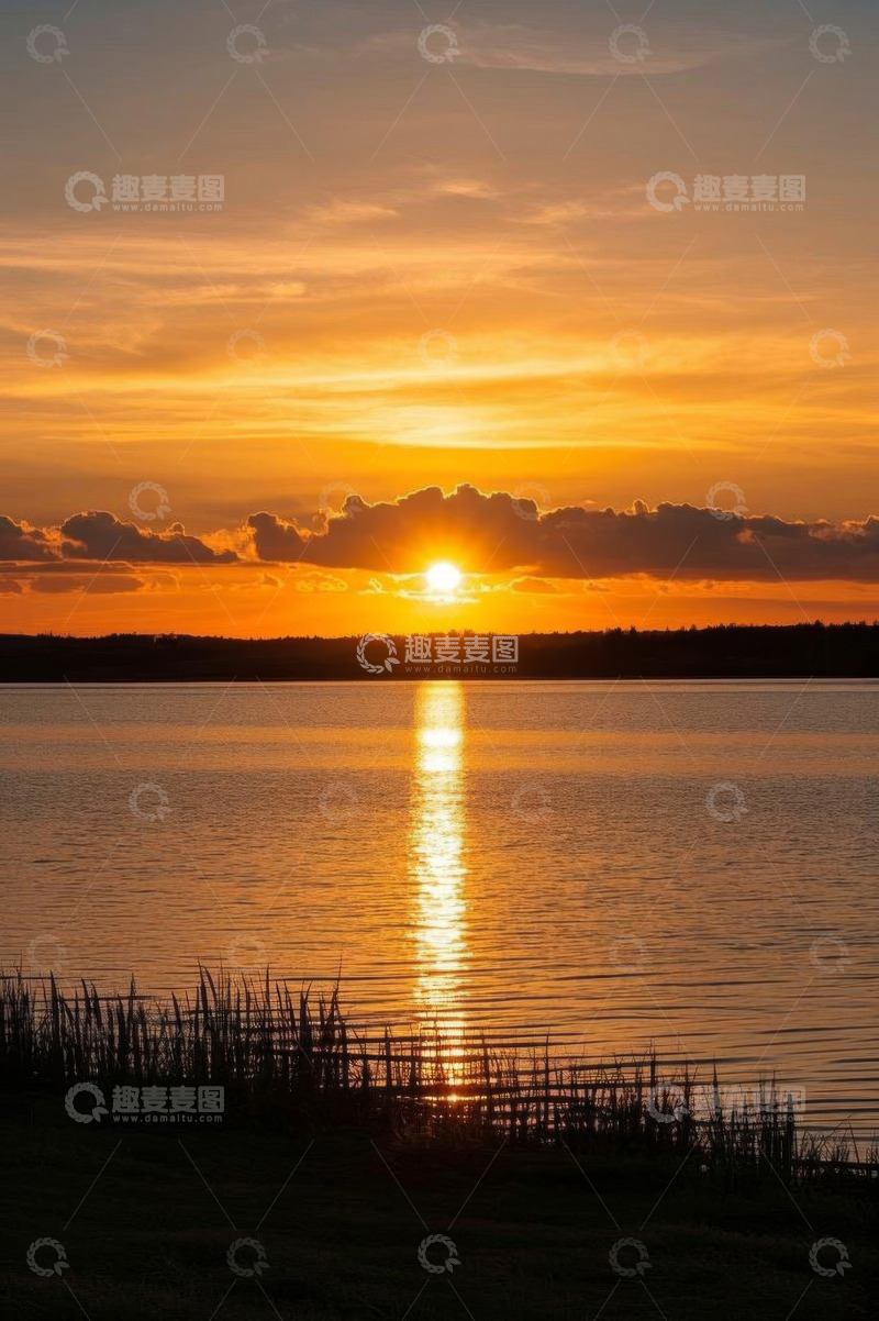 高清大图下载【趣麦麦图】湖面日落自然风光