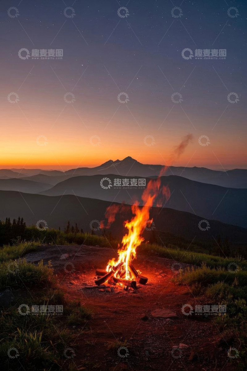 高清大图下载【趣麦麦图】山间黄昏篝火风景